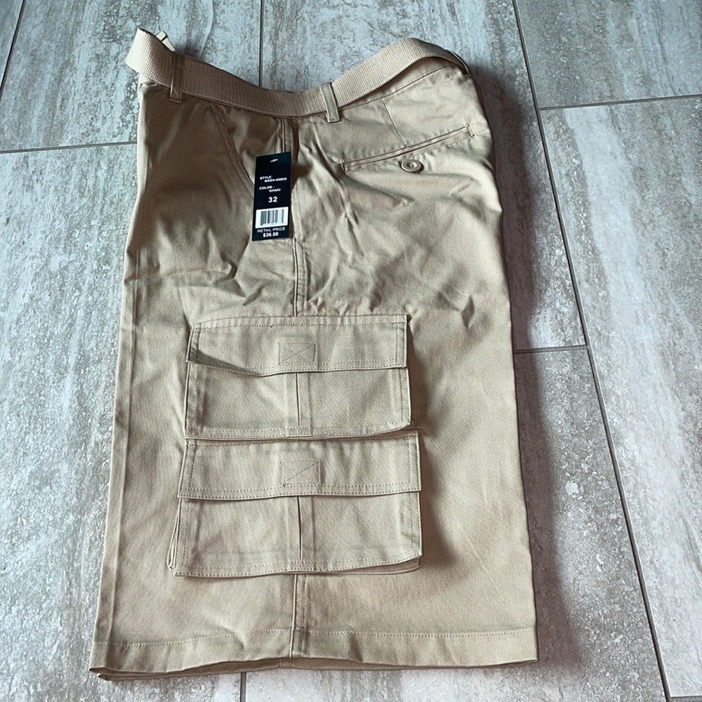 Wicked Stitch size 32khaki cargo pants